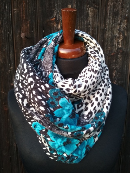 Zaharela in blue panter — foto 1