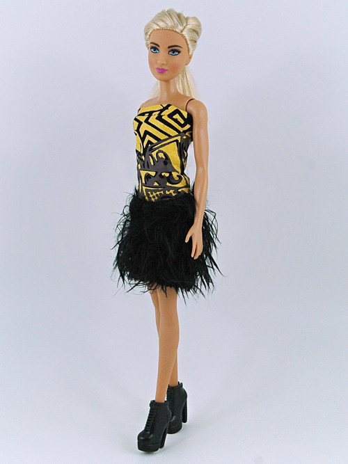 Barbie - Extravagantní šaty — foto 1