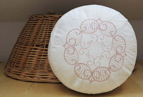 Vyšívaný puff mandala, průměr 30 bílá/růžová světl