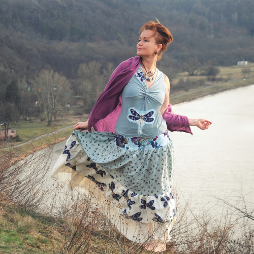 "Připravena k letu", volánová maxisukně — foto 1