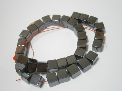 *Hematit* 8x8mm - 3ks