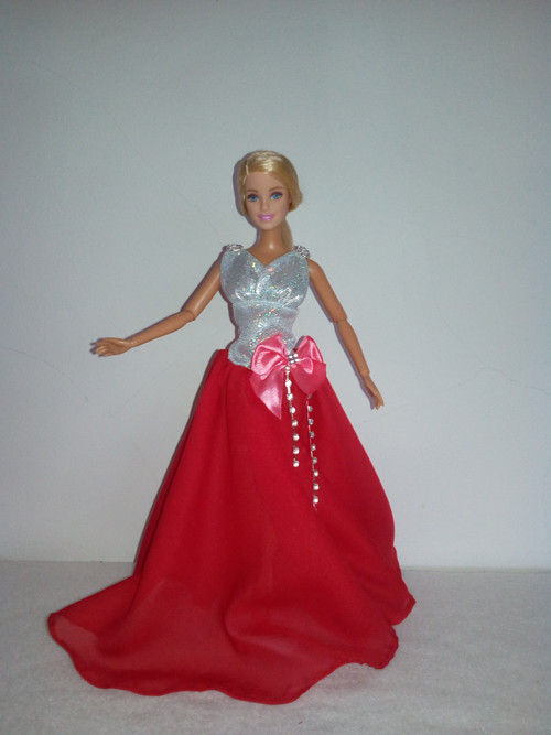 Šaty pro Barbie — foto 1