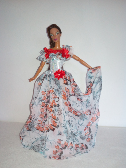 Šaty pro Barbie — foto 1