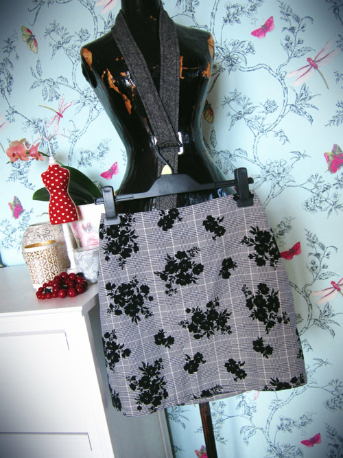 Sukénka pencil tweed&květy — foto 1