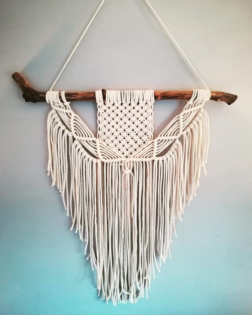 Macrame dekorace v krémové barvě — foto 1