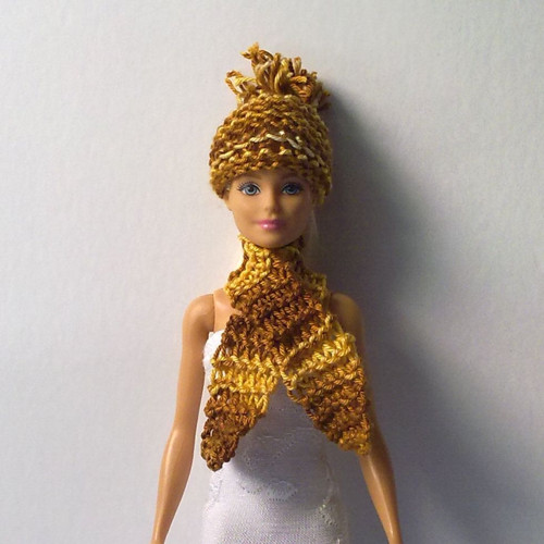 Oblečky pro Barbie - čepice, šála — foto 1