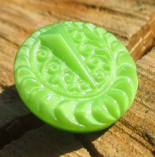 Starý skleněný knoflík – zelený