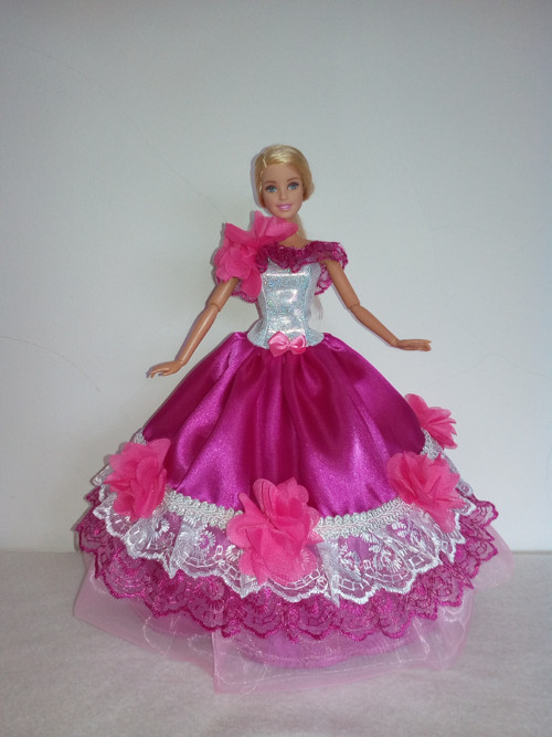 Šaty pro Barbie — foto 1
