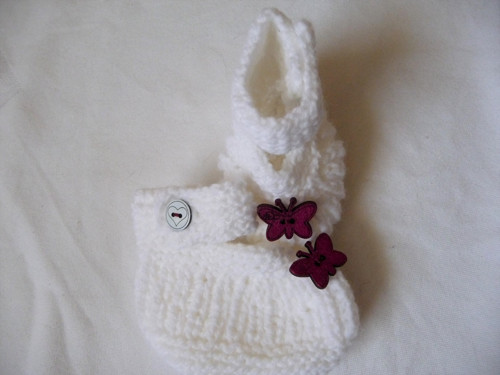 Capáčky-bílé s motýlkem-9-10cm
