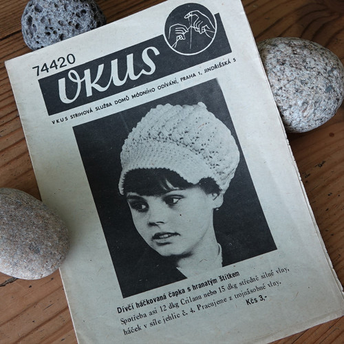 VKUS 74420 - Dívčí háčkovaná čepice — foto 1