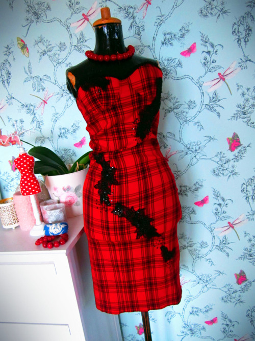 Šaty pencil tartan — foto 1