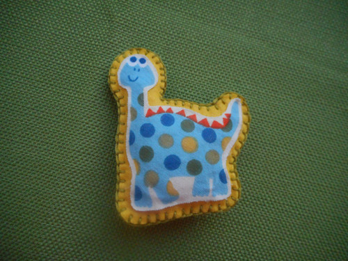 Brož Dinosaurus — foto 1