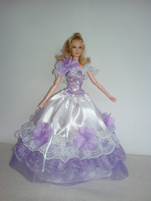 Šaty pro Barbie — foto 1