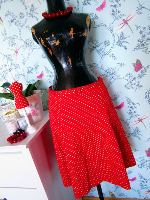 Sukýnka retro red v puntíku — foto 1
