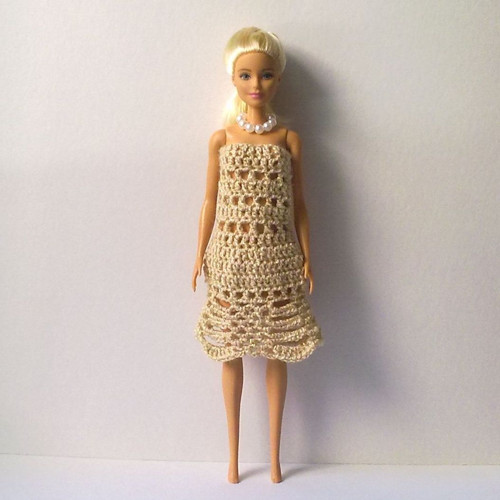 Oblečky pro Barbie - šaty + náhrdelník — foto 1
