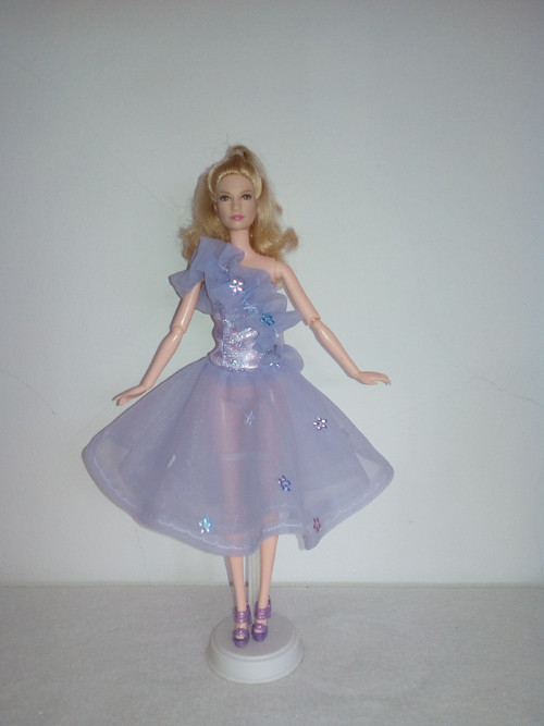 Šaty pro Barbie — foto 1