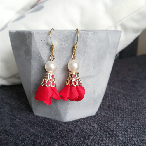 Red pearl flowers