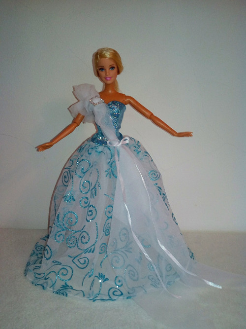Šaty pro Barbie — foto 1