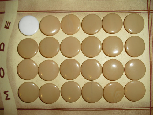 24x starožitné SKLENĚNÉ knoflíky, hladké, lesklé
