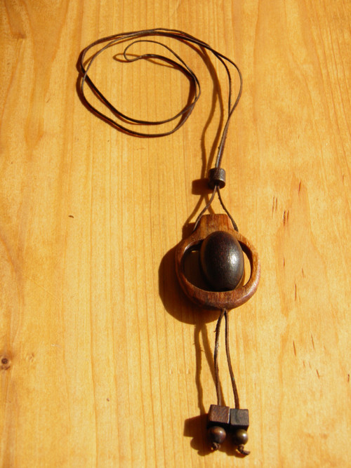 Dřevěný náhrdelník