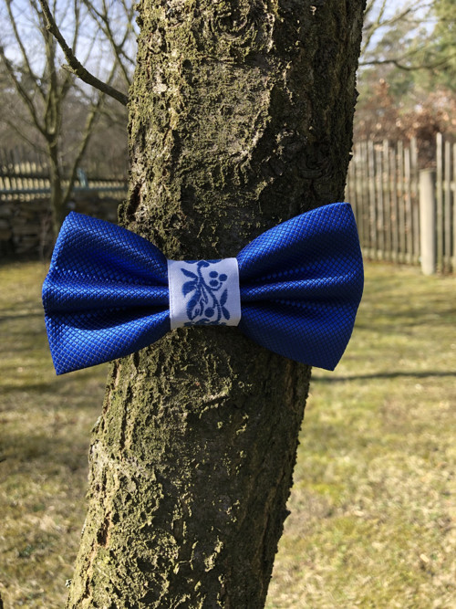 Modrý folklorní motýlek — foto 1