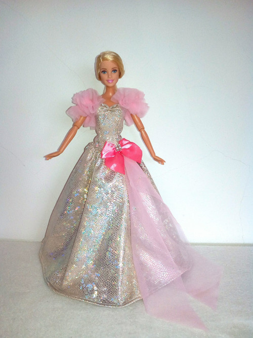 Šaty pro Barbie — foto 1