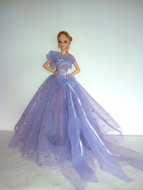 Šaty pro Barbie — foto 1