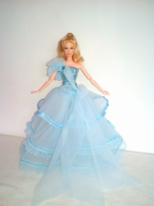 Šaty pro Barbie — foto 1