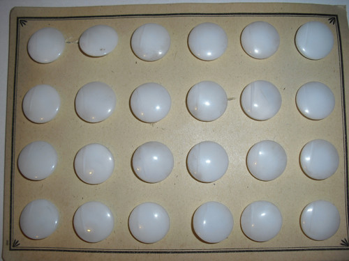 24x starožitné SKLENĚNÉ knoflíky, bílé, 1 druh