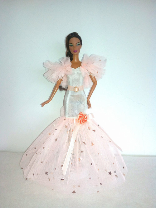 Šaty pro Barbie — foto 1