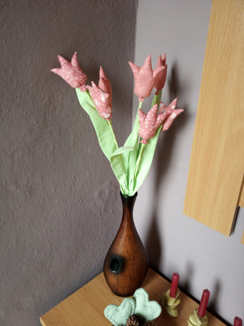 Látkové tulipány — foto 1