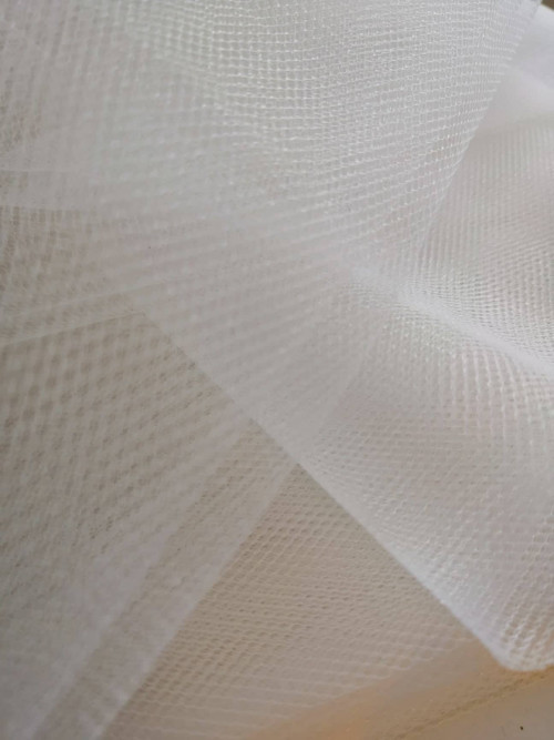 Off white tyl šíře 2,8 m šaty či závoj nevěsty