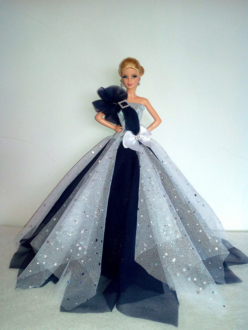 Šaty pro Barbie — foto 1