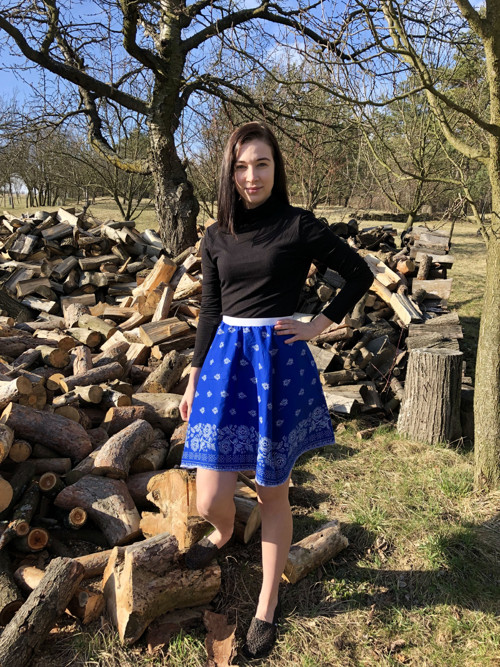 Kolová sukně s bordurou — foto 1