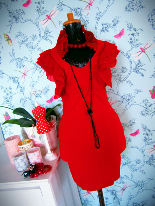 Little red dress — foto 1