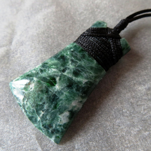 Amulet - Maorské Toki, Jadeit — foto 1