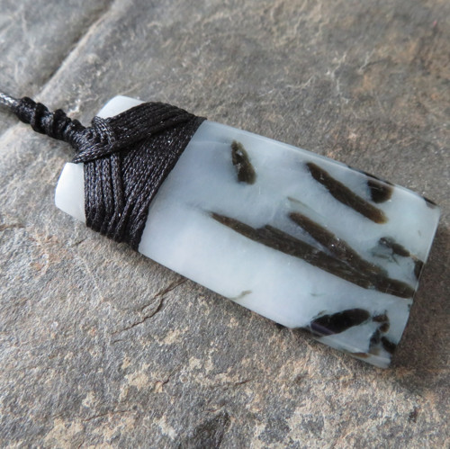 Amulet - Maorské Toki, světlý Jadeit — foto 1