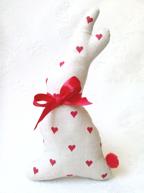 Bunny in love 1 (beige/red hearts)