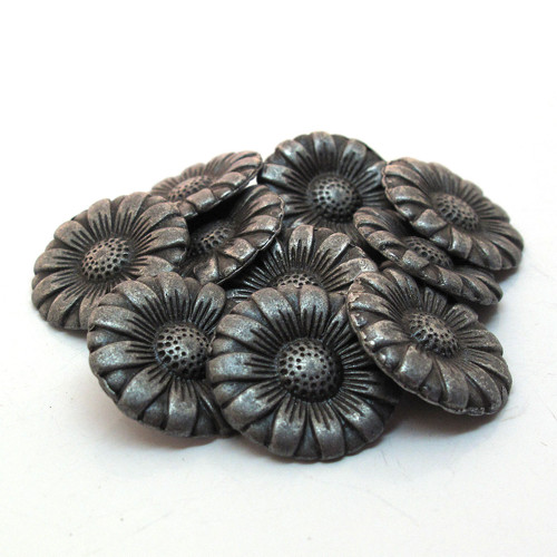 Knoflík tmavá patina kytička kovový 17,6mm 1/2ks