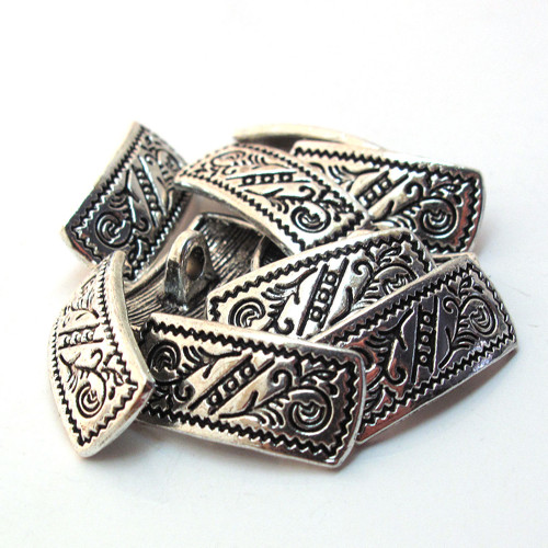 Knoflík stříbrný kovový obdelník 18,3mm 1/2ks