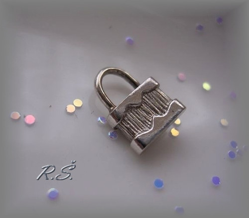 Na petlici .... velikost 11,5 mm