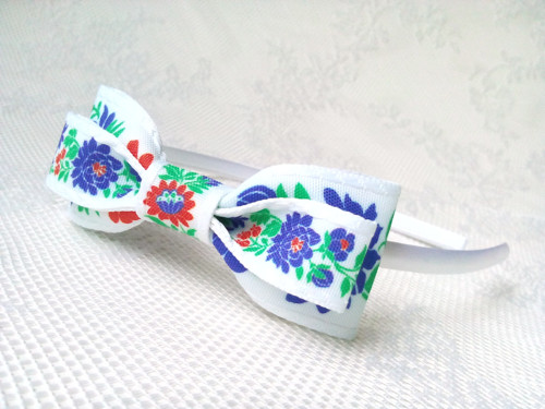 Folklórna čelenka (biela)