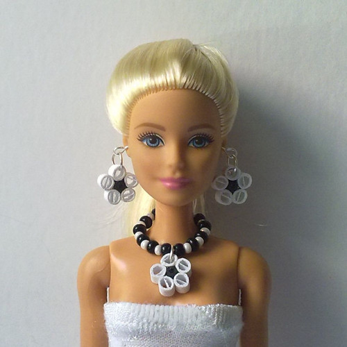 Šperky pro Barbie - náhrdelník, náušnice — foto 1