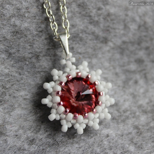 Růžovo-bílý Swarovski náhrdelník