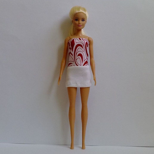 Oblečky pro Barbie - mini šaty — foto 1