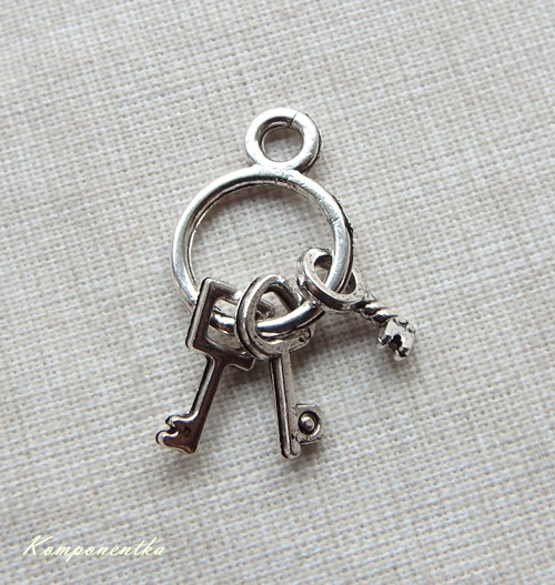 Přívěšek klíče 25x14mm 1kus