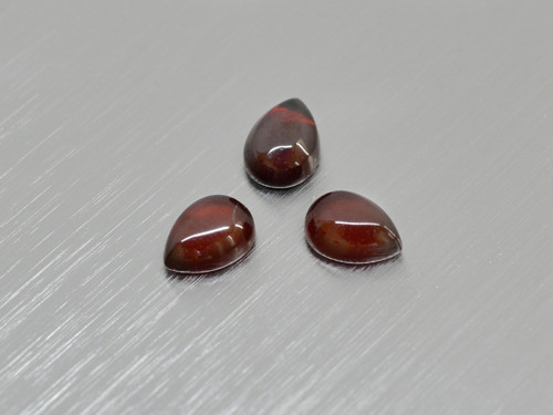GRANÁT přírodní 5x7 mm slza kabošon