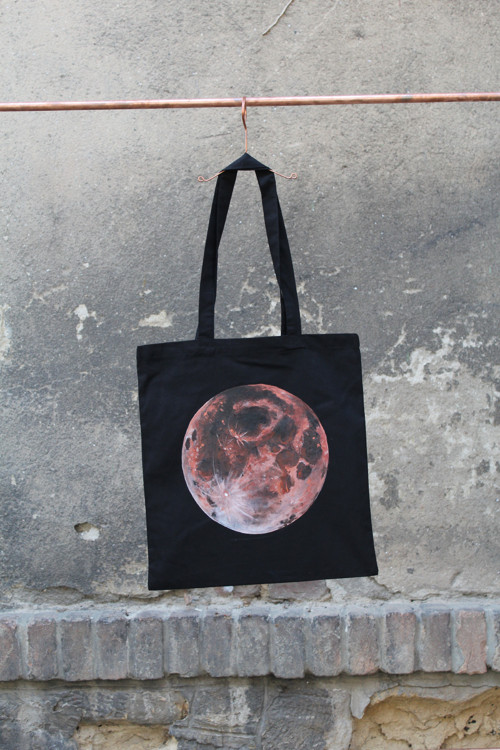 Red moon — foto 1