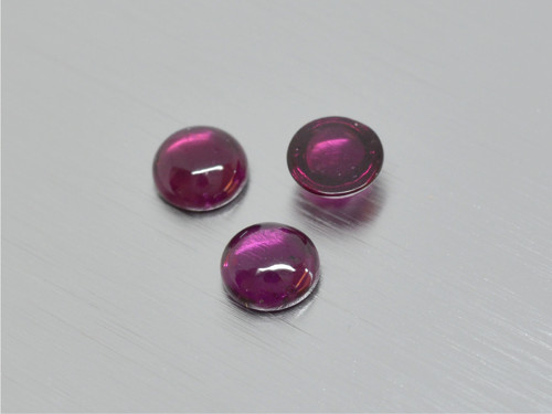 GRANÁT přírodní kulatý 7,1 mm kabošon