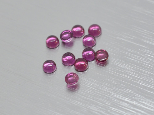 GRANÁT přírodní kulatý 3.1 mm kabošon
